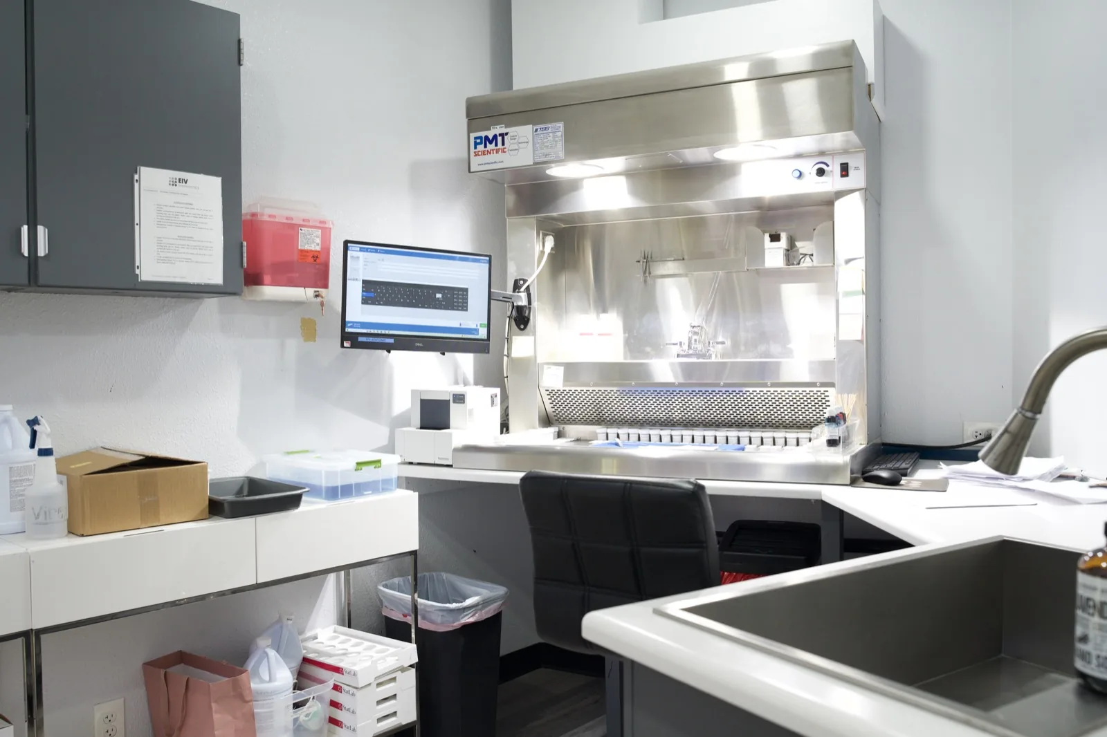 Tissue processing fume hood workstation