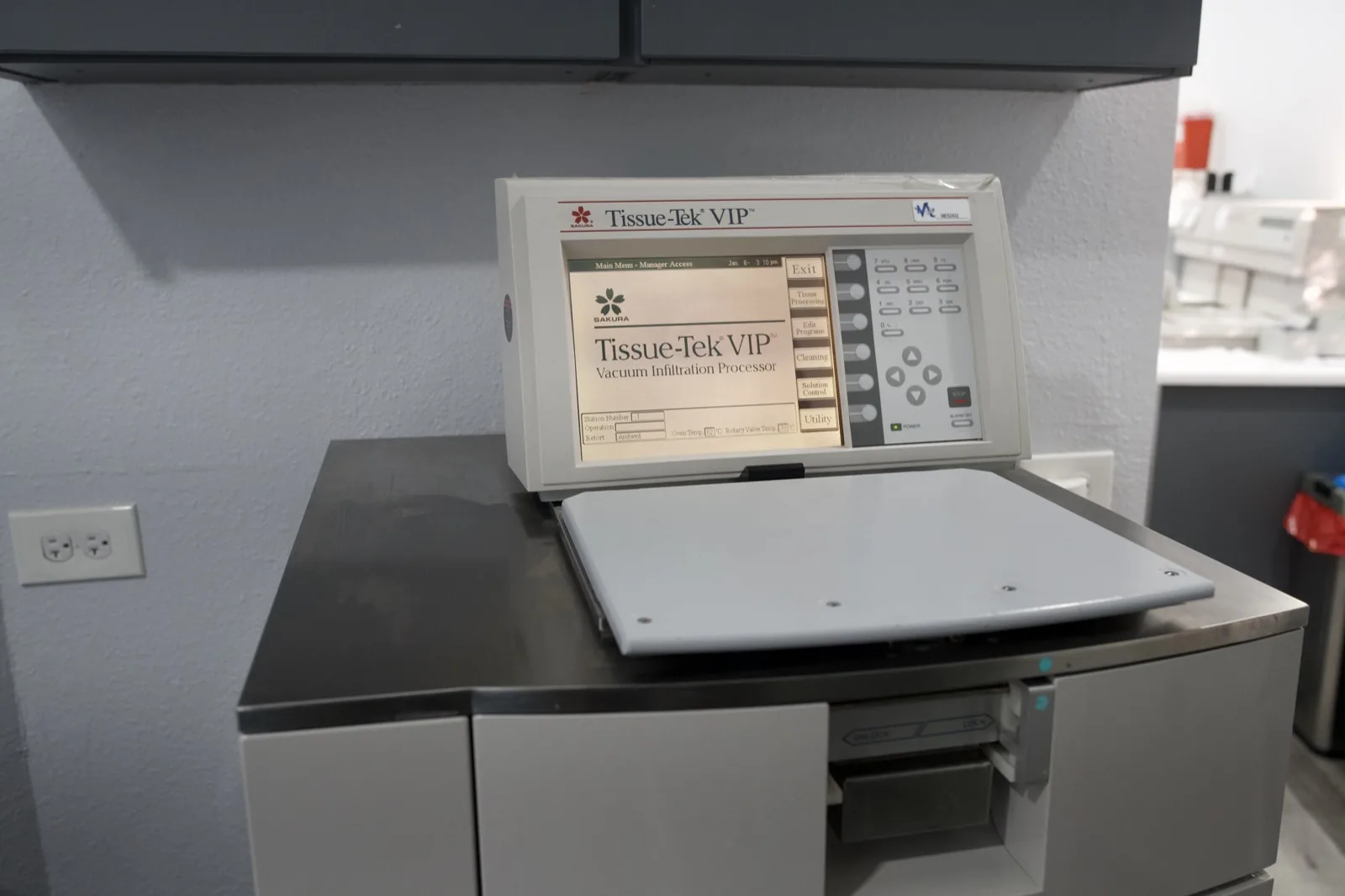 Tissue-Tek VIP tissue processor